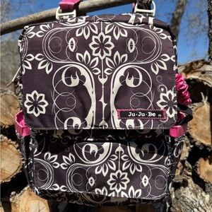 Ju-Ju-Be Black and White Floral Baby Bag